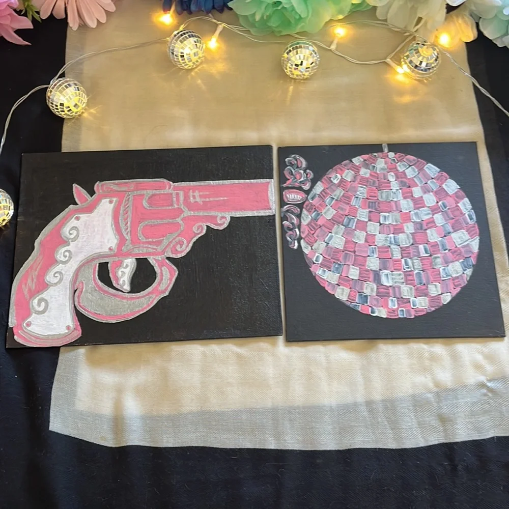 Two Piece Gun and Disco Ball Painting Set
